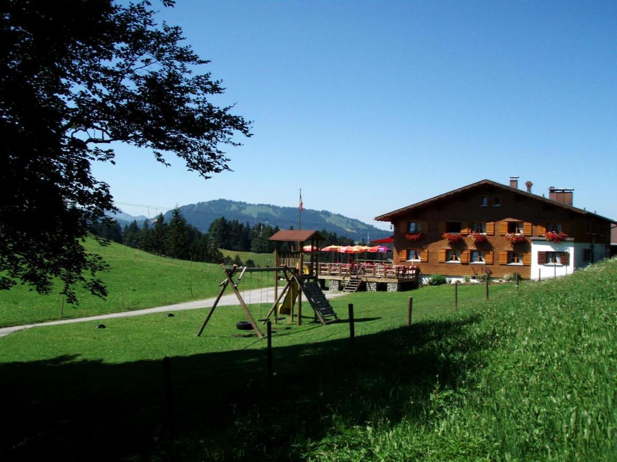 Alpengasthof Brueggele Hotel Alberschwende Exterior photo